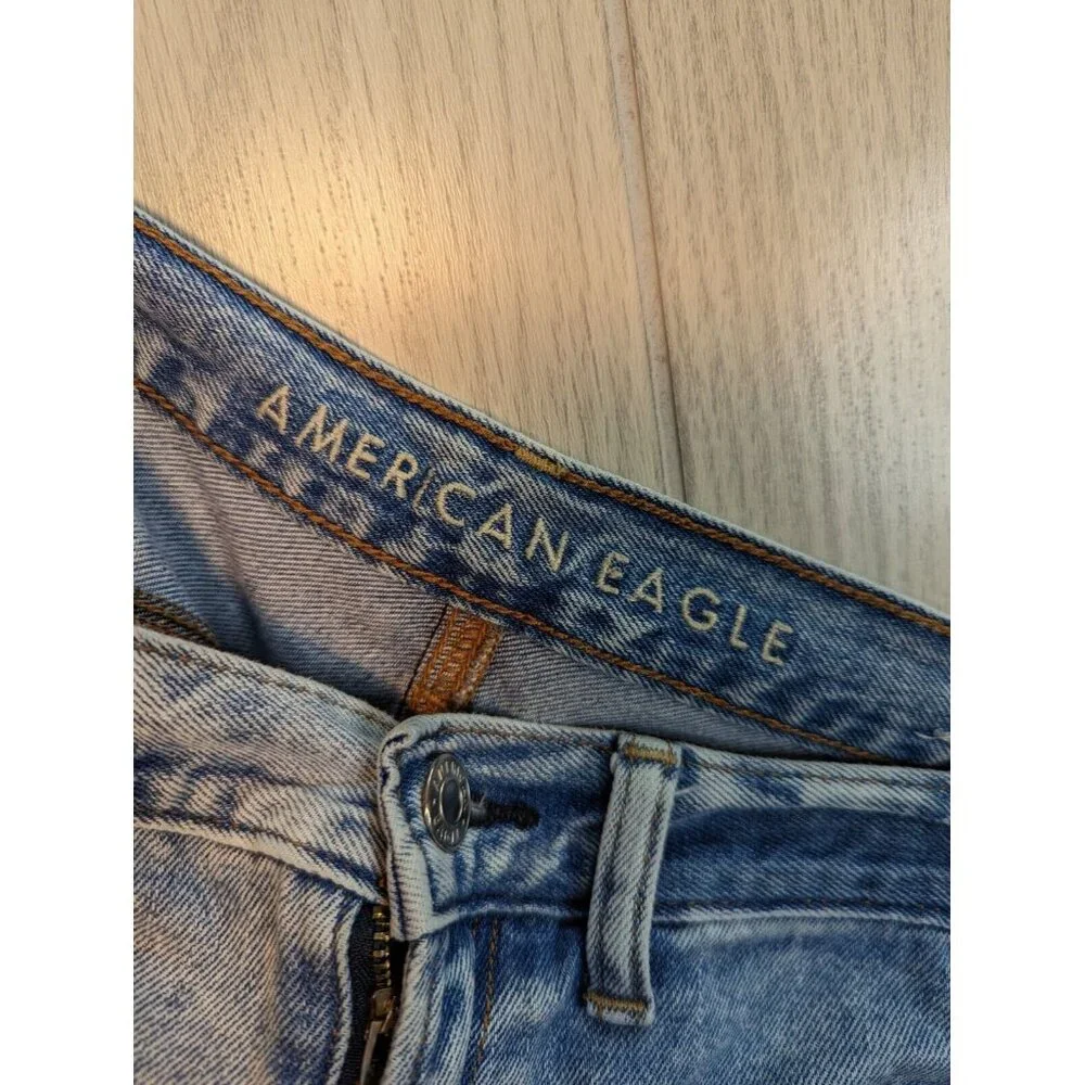 Distressed American Eagle Mom Jeans Womens Size 6 Stretch Blue Mid Rise Denim